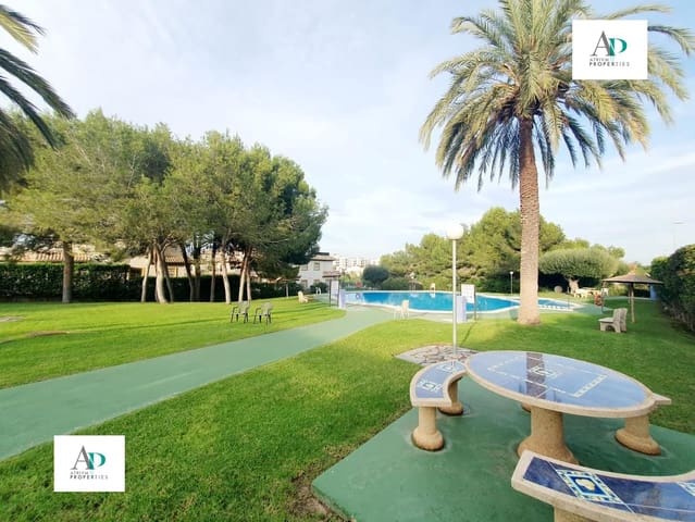 Piso de 2 habitaciones en Villamartin, Orihuela en alquiler con piscina - 800 € (Ref: 9791541)