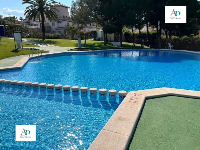 Piso de 2 habitaciones en Villamartin, Orihuela en alquiler con piscina - 800 € (Ref: 9791541)