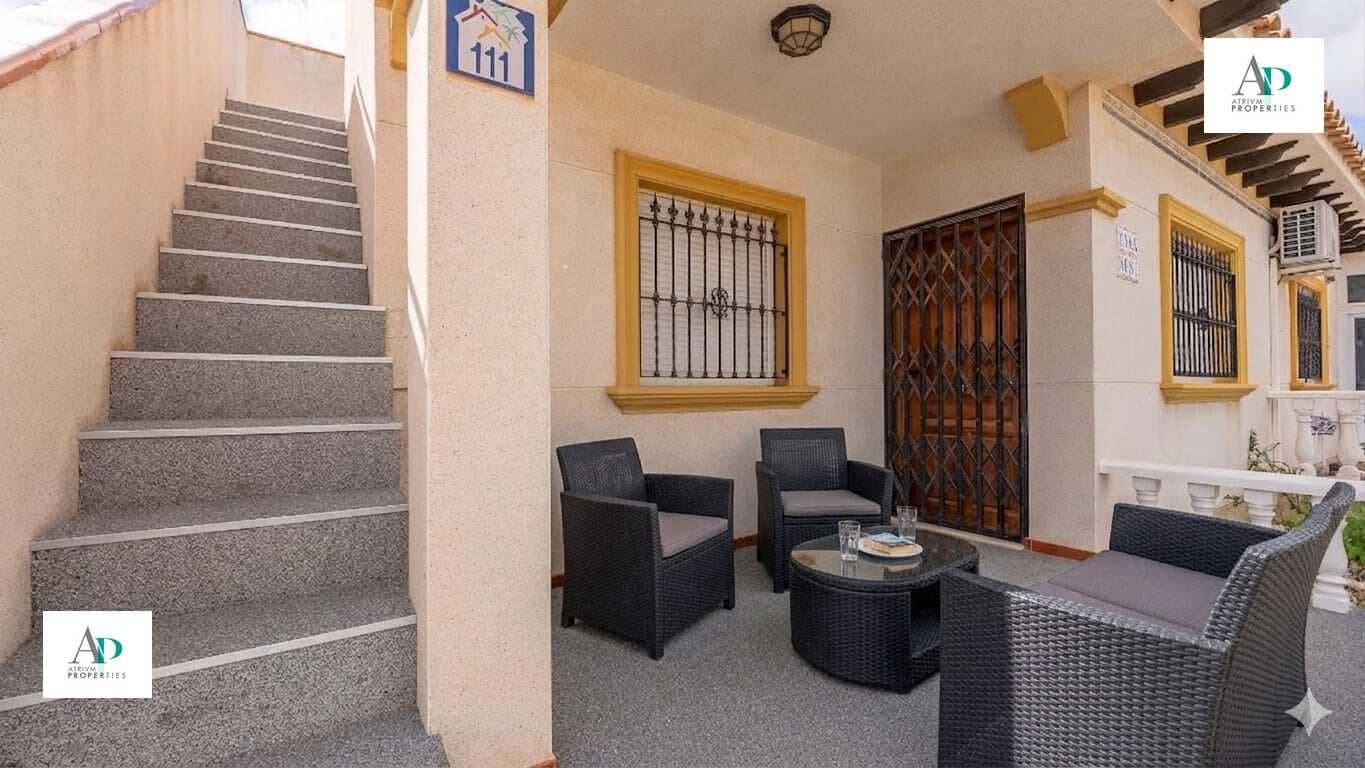2 slaapkamer Villa te huur in Villamartin met zwembad - € 950 (Ref: 9793203)