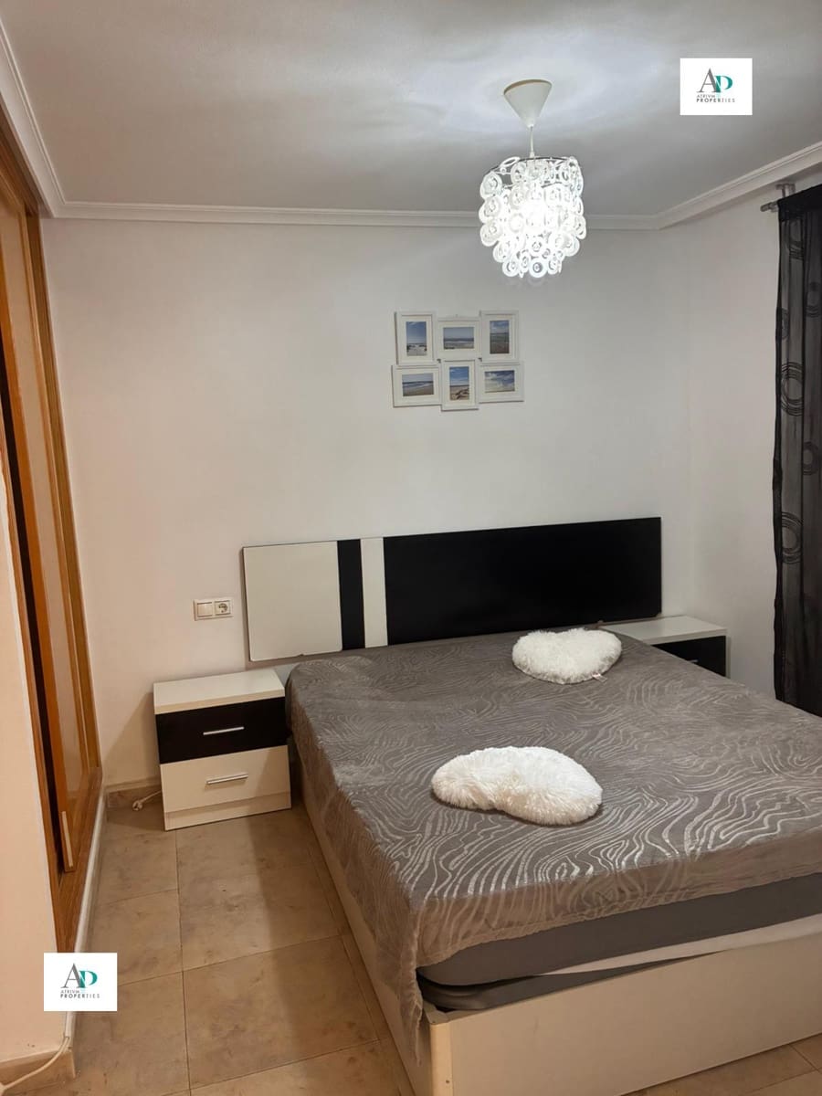 2 soverom Leilighet til leie i Torrevieja - € 750 (Ref: 9795146)