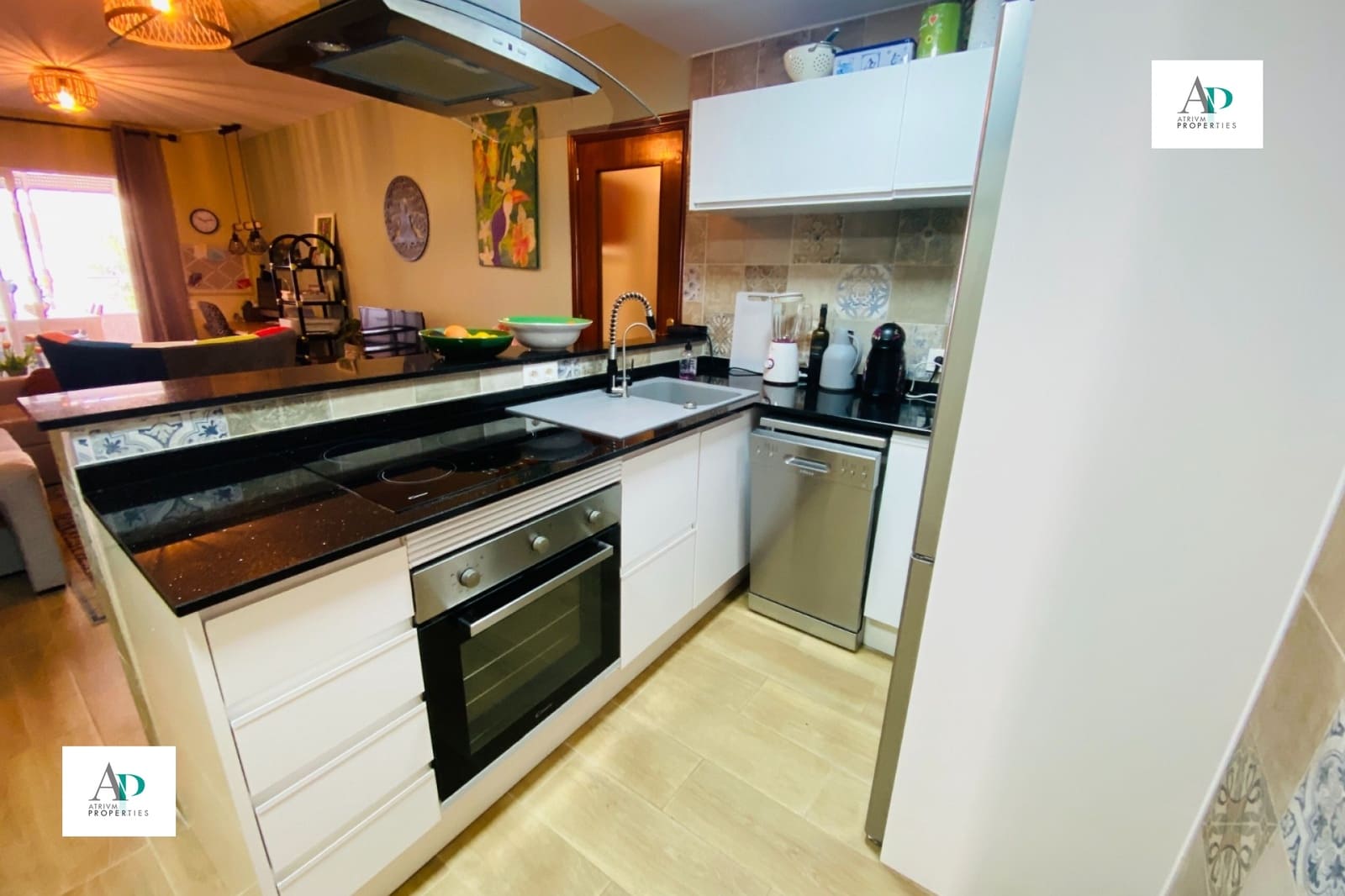 Appartement de 2 chambres à louer à Torrevieja avec piscine - 750 € (Ref: 9807252)