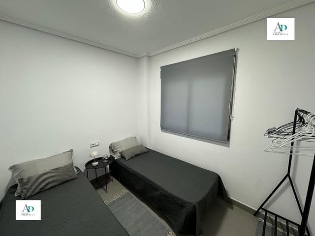 2 soveværelse Lejlighed til leje i Guardamar del Segura - € 850 (Ref: 9823272)