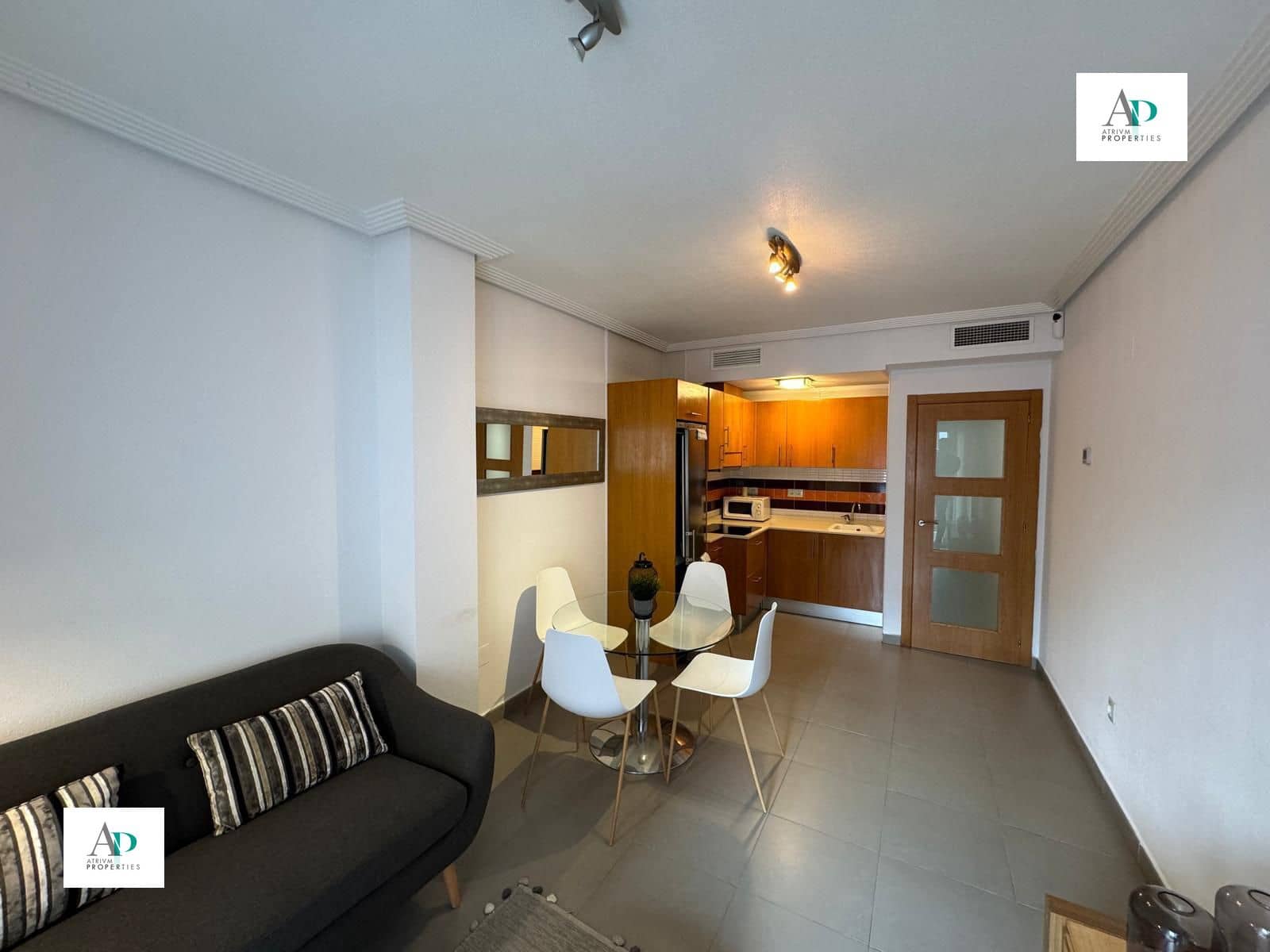 2 soveværelse Lejlighed til leje i Guardamar del Segura - € 850 (Ref: 9823272)