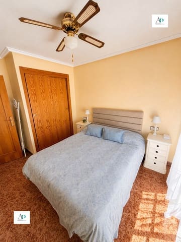 2 soveværelse Lejlighed til leje i Torrevieja med swimmingpool - € 850 (Ref: 9829912)