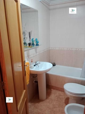 2 soveværelse Lejlighed til leje i Torrevieja med swimmingpool garage - € 830 (Ref: 9829913)