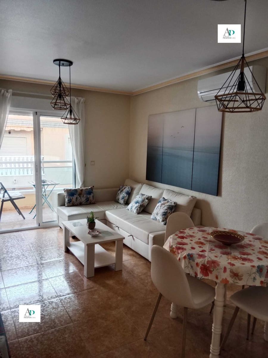 2 soveværelse Lejlighed til leje i Torrevieja med swimmingpool garage - € 830 (Ref: 9829913)