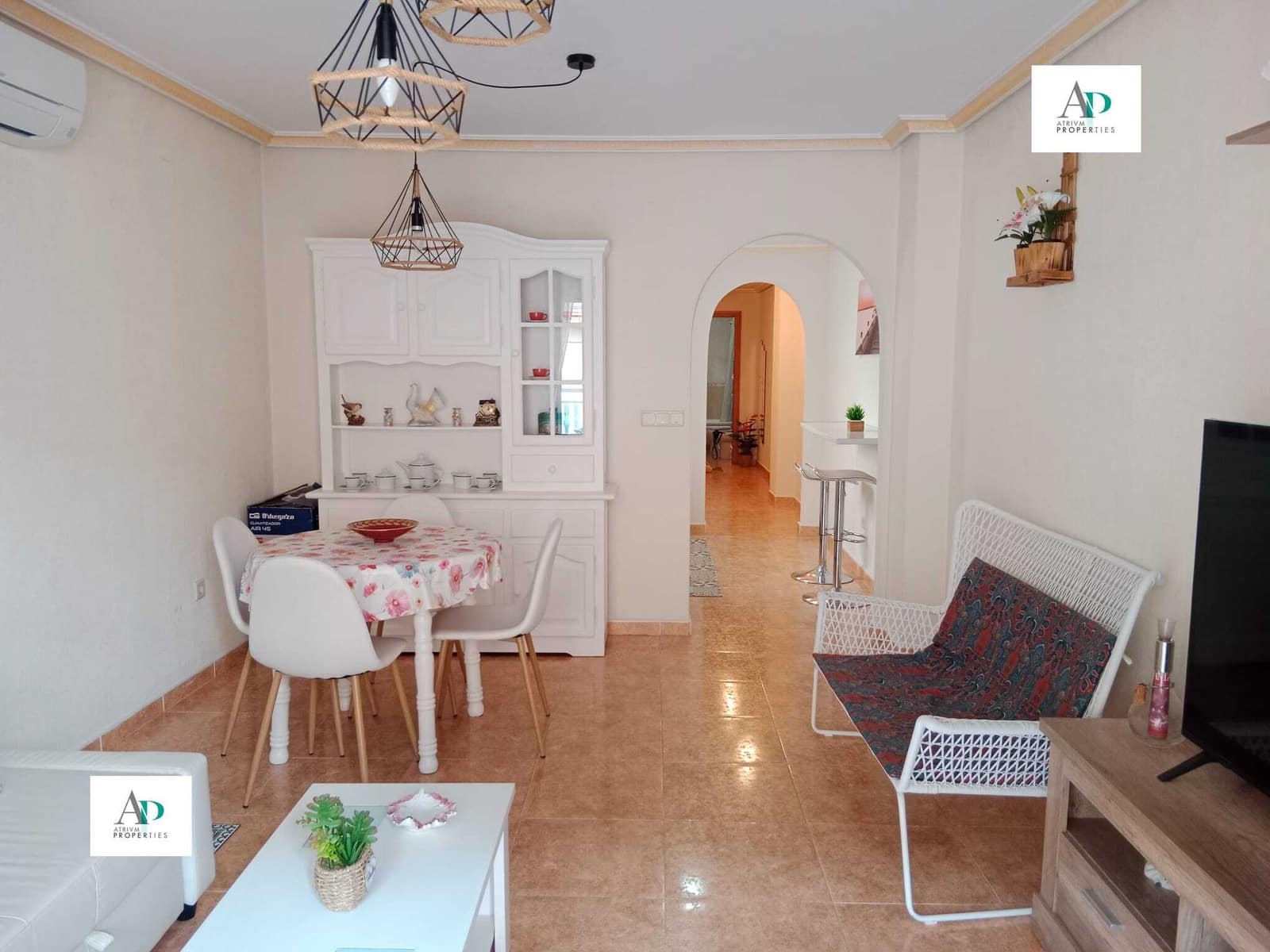2 soveværelse Lejlighed til leje i Torrevieja med swimmingpool garage - € 830 (Ref: 9829913)