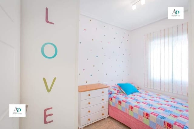 3 soverom Villa til leie i La Mata, Torrevieja med svømmebasseng - € 1 300 (Ref: 9832060)