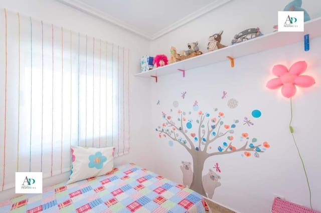 3 soverom Villa til leie i La Mata, Torrevieja med svømmebasseng - € 1 300 (Ref: 9832060)