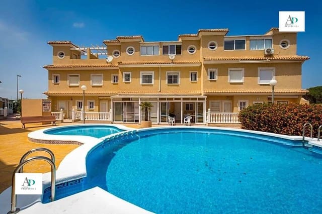 3 soverom Villa til leie i La Mata, Torrevieja med svømmebasseng - € 1 300 (Ref: 9832060)