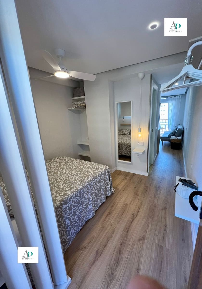 1 soverom Leilighet til leie i Torrevieja med garasje - € 650 (Ref: 9832351)