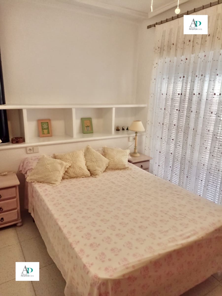 3 soverom Villa til leie i Guardamar del Segura med svømmebasseng - € 850 (Ref: 9832352)