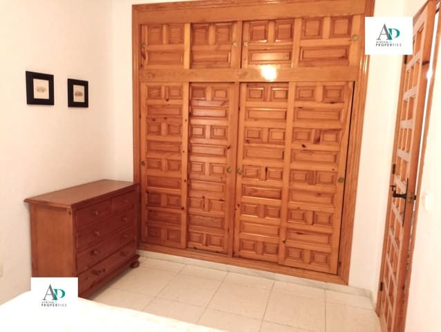 3 soverom Villa til leie i Guardamar del Segura med svømmebasseng - € 850 (Ref: 9832352)