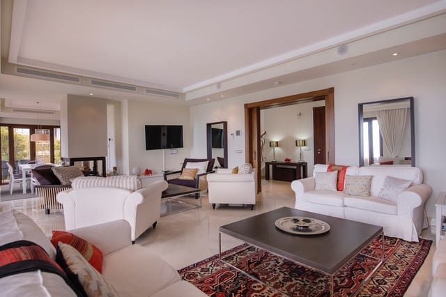 5 bedroom Villa for sale in Benahavís with pool garage - € 1,795,000 (Ref: 5255765)