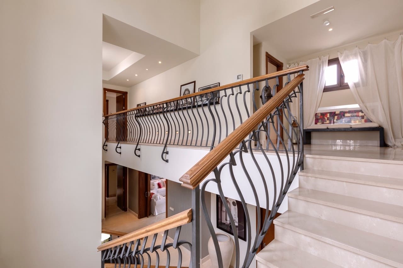 5 bedroom Villa for sale in Benahavis with pool garage - € 1,795,000 (Ref: 5255765)