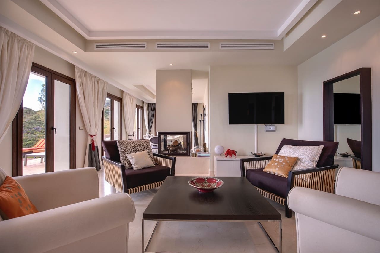 5 bedroom Villa for sale in Benahavis with pool garage - € 1,795,000 (Ref: 5255765)