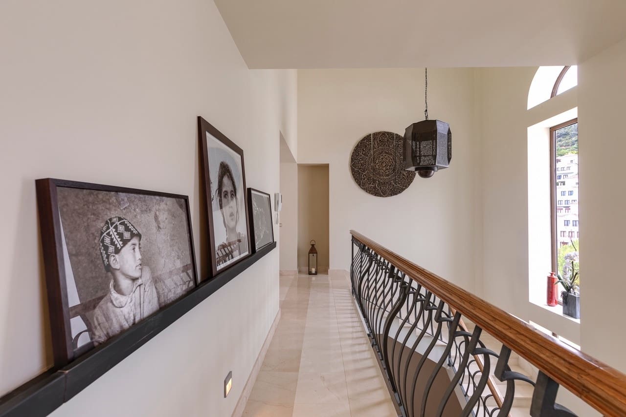 5 bedroom Villa for sale in Benahavis with pool garage - € 1,795,000 (Ref: 5255765)