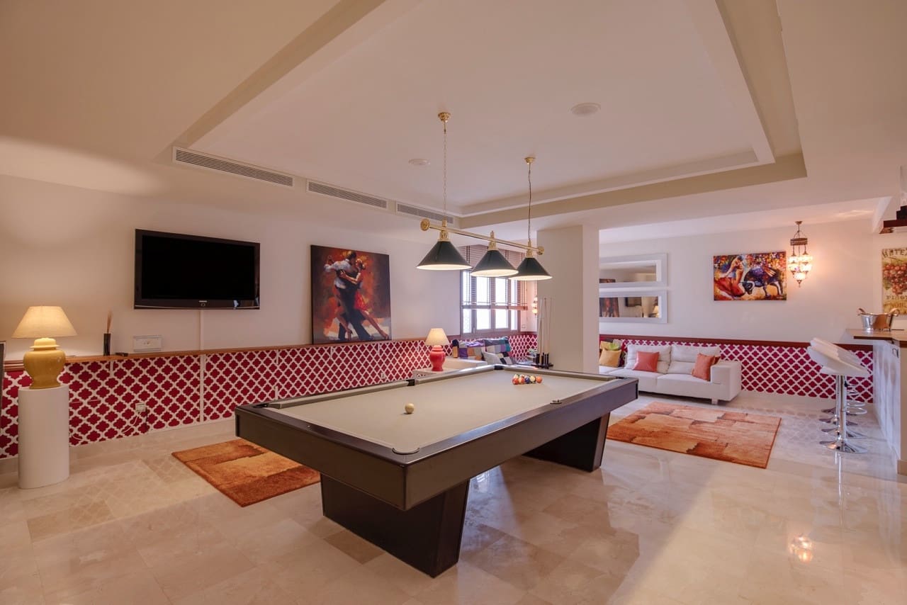 5 bedroom Villa for sale in Benahavis with pool garage - € 1,795,000 (Ref: 5255765)