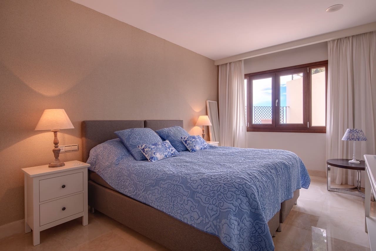 5 bedroom Villa for sale in Benahavis with pool garage - € 1,795,000 (Ref: 5255765)