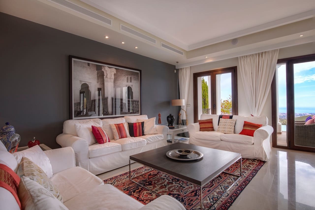 5 quarto Moradia para venda em Benahavis com piscina garagem - 1 795 000 € (Ref: 5255765)