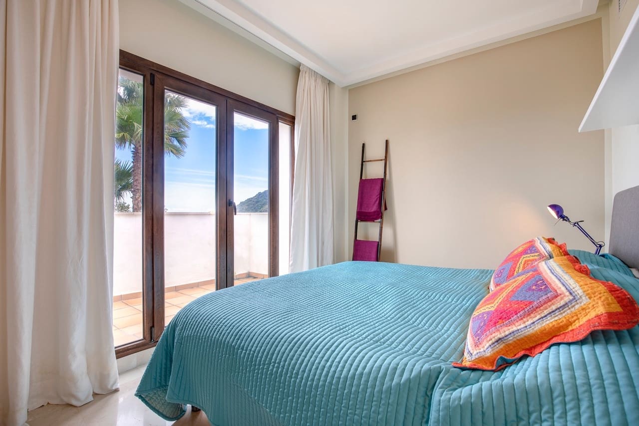 5 quarto Moradia para venda em Benahavis com piscina garagem - 1 795 000 € (Ref: 5255765)