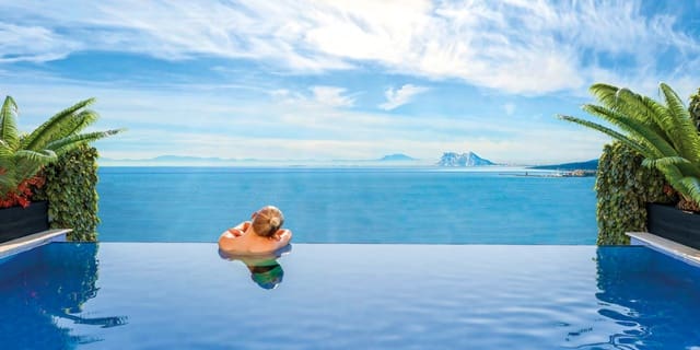 3 sypialnia Dom na sprzedaż w Manilva z basenem garażem - 595 000 € (Ref: 5255793)