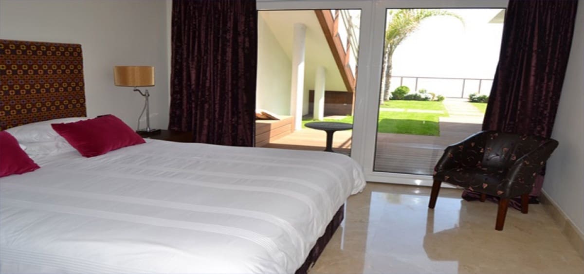 5 soverom Villa til salgs i Manilva med svømmebasseng garasje - € 3 295 000 (Ref: 5268738)