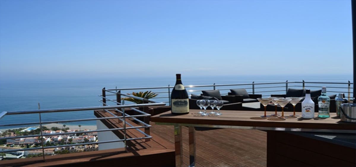 5 bedroom Villa for sale in Manilva with pool garage - € 3,295,000 (Ref: 5268738)