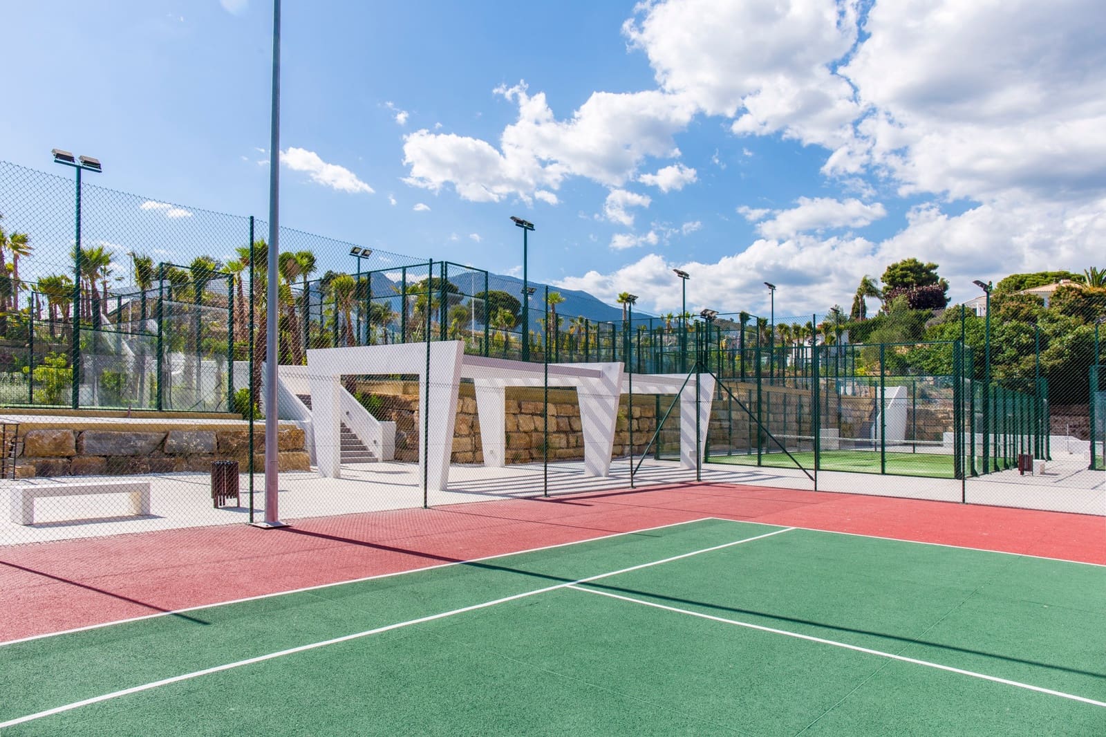 4 sovrum Lägenhet till salu i Estepona med pool garage - 947 000 € (Ref: 6473067)