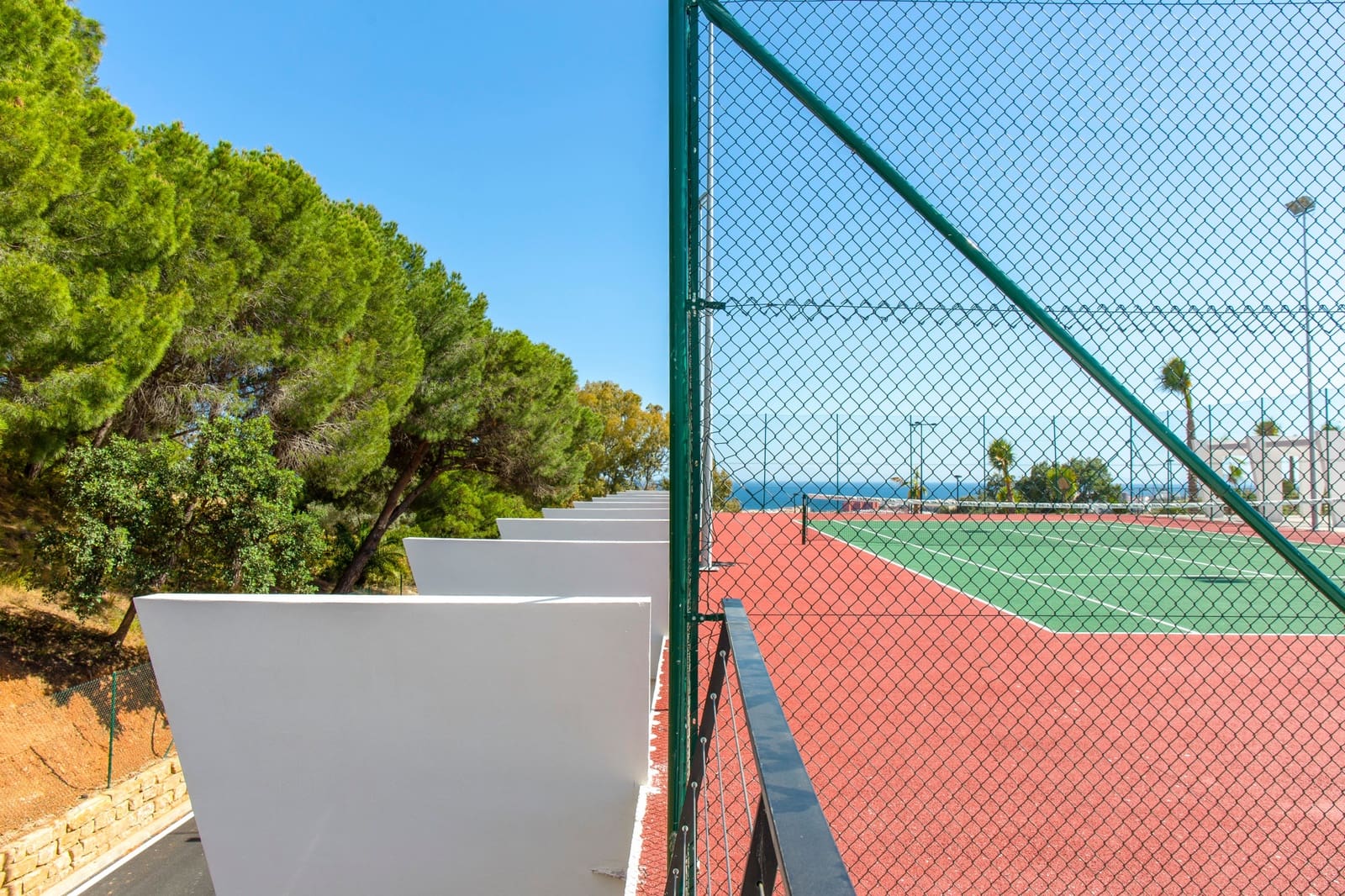 4 sovrum Lägenhet till salu i Estepona med pool garage - 947 000 € (Ref: 6473067)