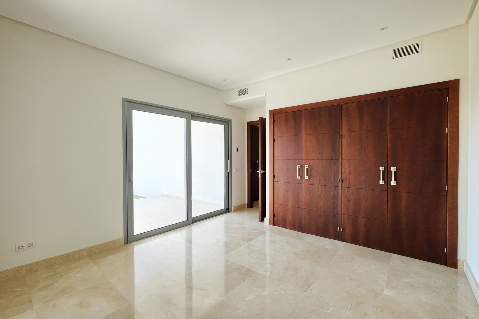 Chalet de 4 habitaciones en Benahavís en venta con piscina garaje - 2.300.000 € (Ref: 7076470)