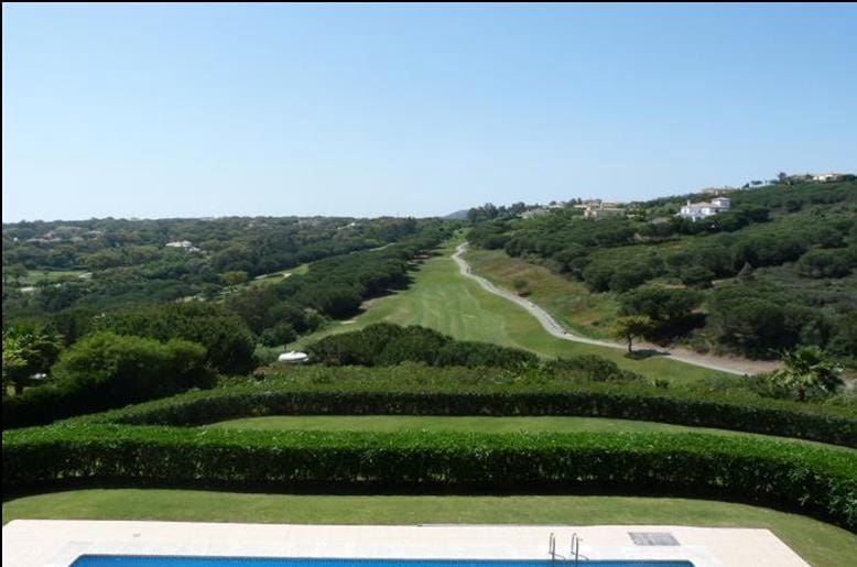 5 sypialnia Willa na sprzedaż w Sotogrande z basenem garażem - 2 300 000 € (Ref: 7076487)