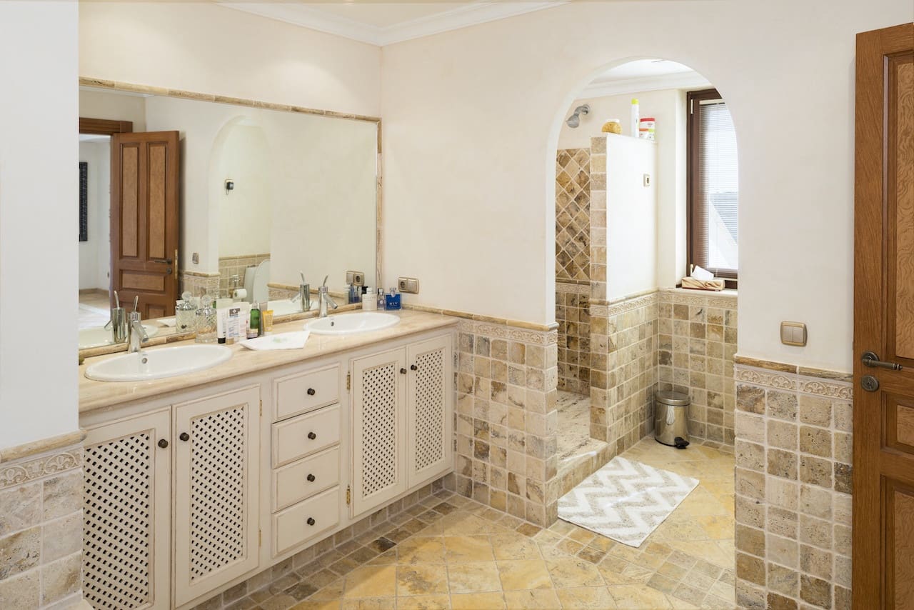 5 sypialnia Willa na sprzedaż w Sotogrande z basenem garażem - 2 300 000 € (Ref: 7076487)