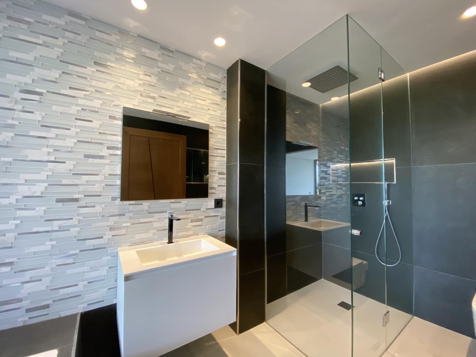 6 bedroom Villa for sale in Sotogrande with pool garage - € 4,500,000 (Ref: 7495830)