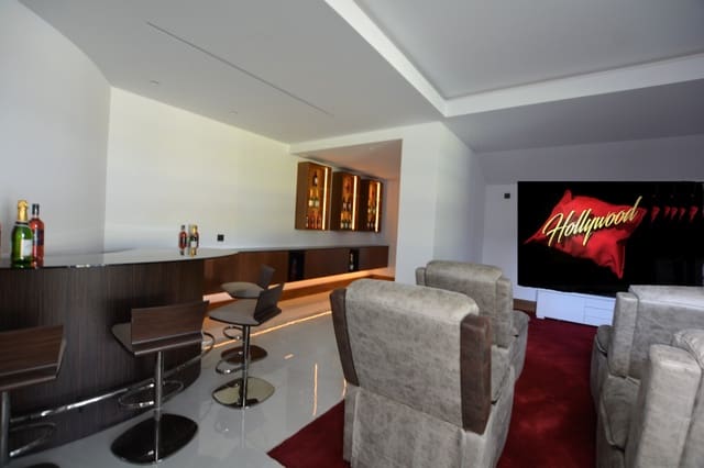 6 bedroom Villa for sale in Sotogrande, San Roque with pool garage - € 4,500,000 (Ref: 7495830)