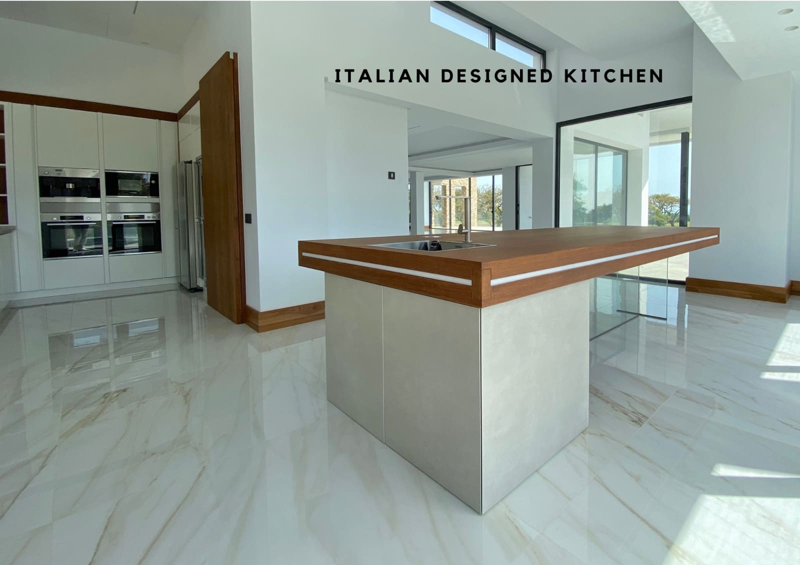 6 bedroom Villa for sale in Sotogrande with pool garage - € 4,500,000 (Ref: 7495830)