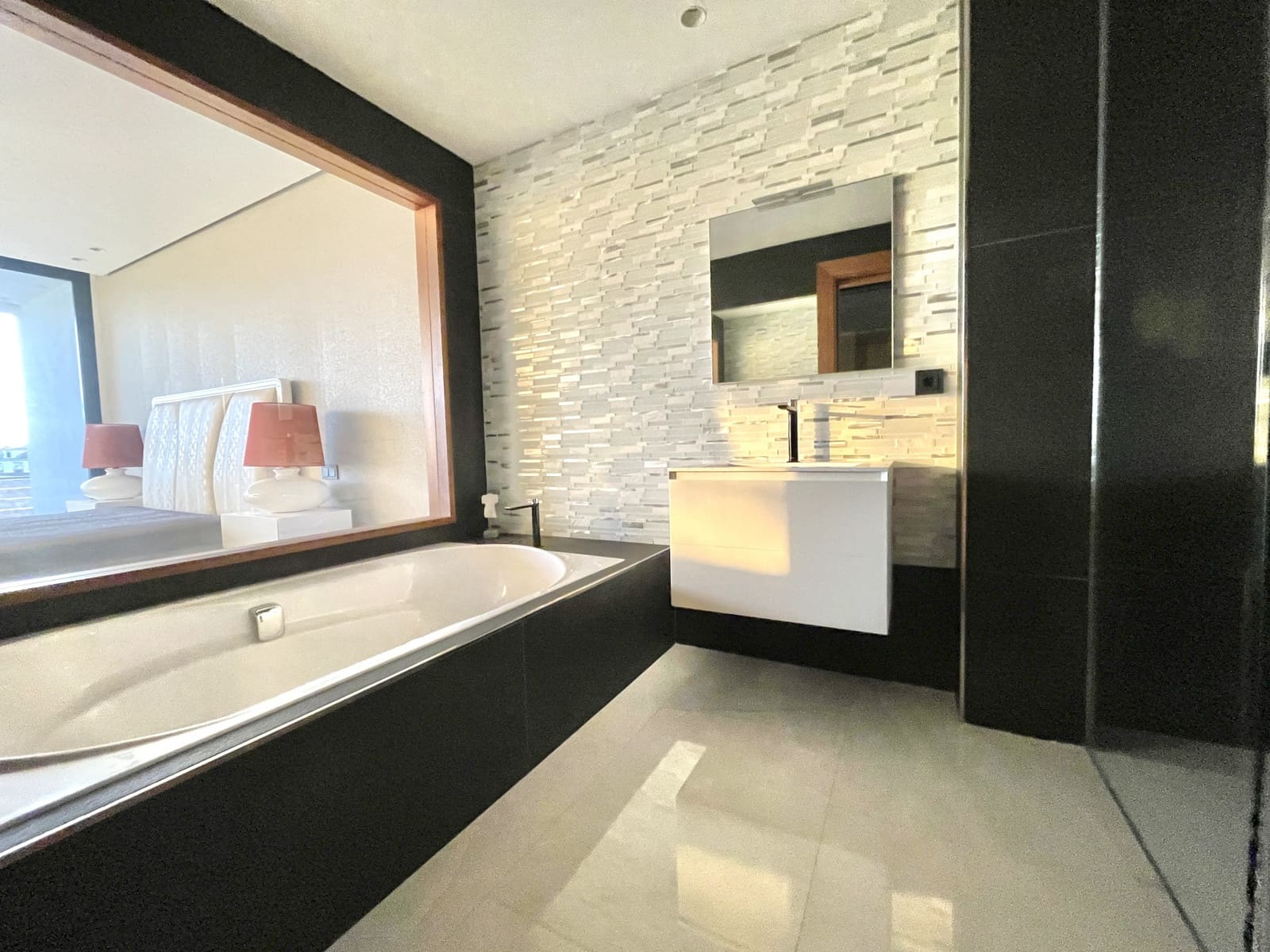 6 bedroom Villa for sale in Sotogrande with pool garage - € 4,500,000 (Ref: 7495830)