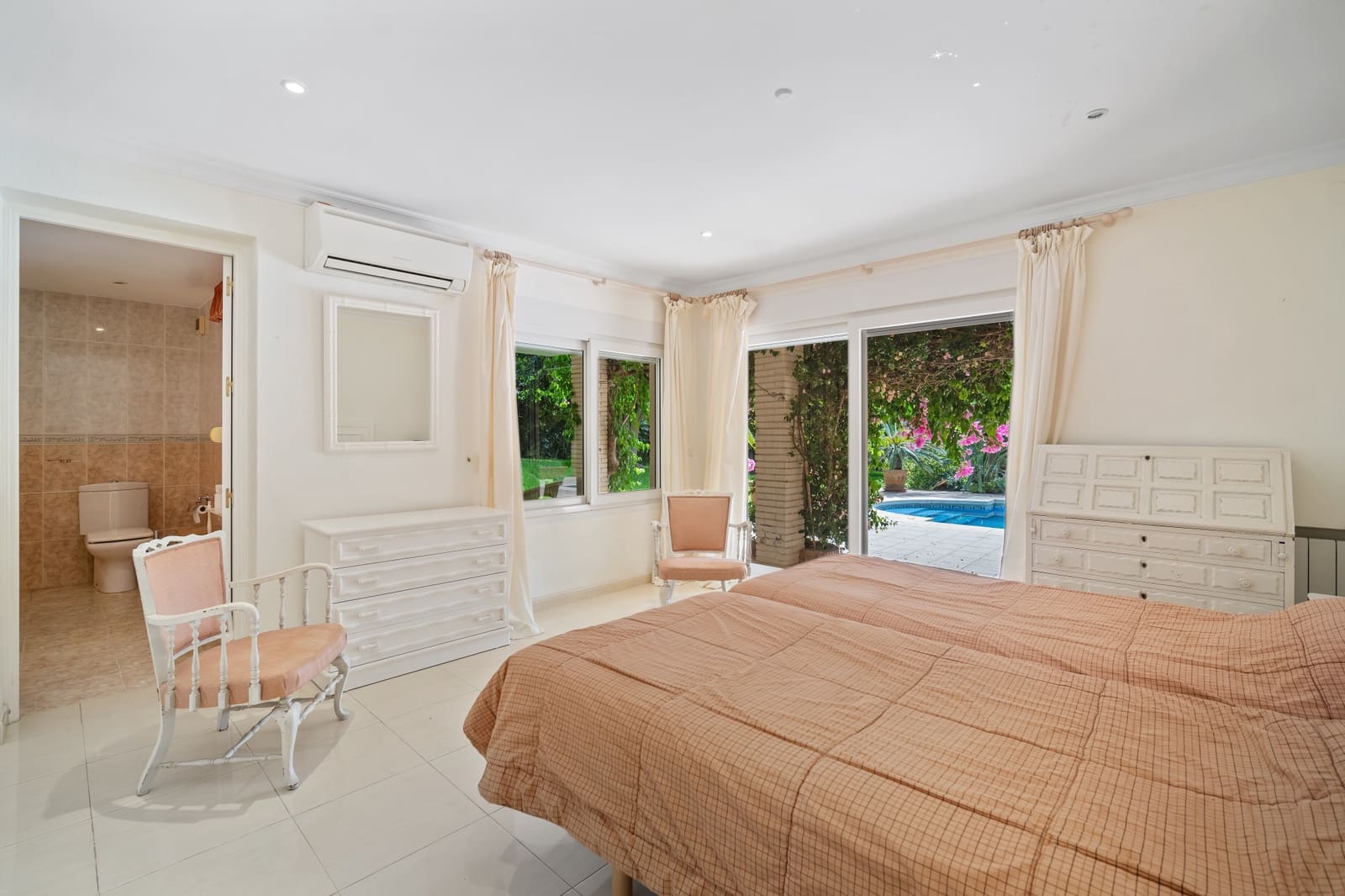 4 chambre Villa/Maison à vendre à Guadalmina avec piscine garage - 1 950 000 € (Ref: 7710420)