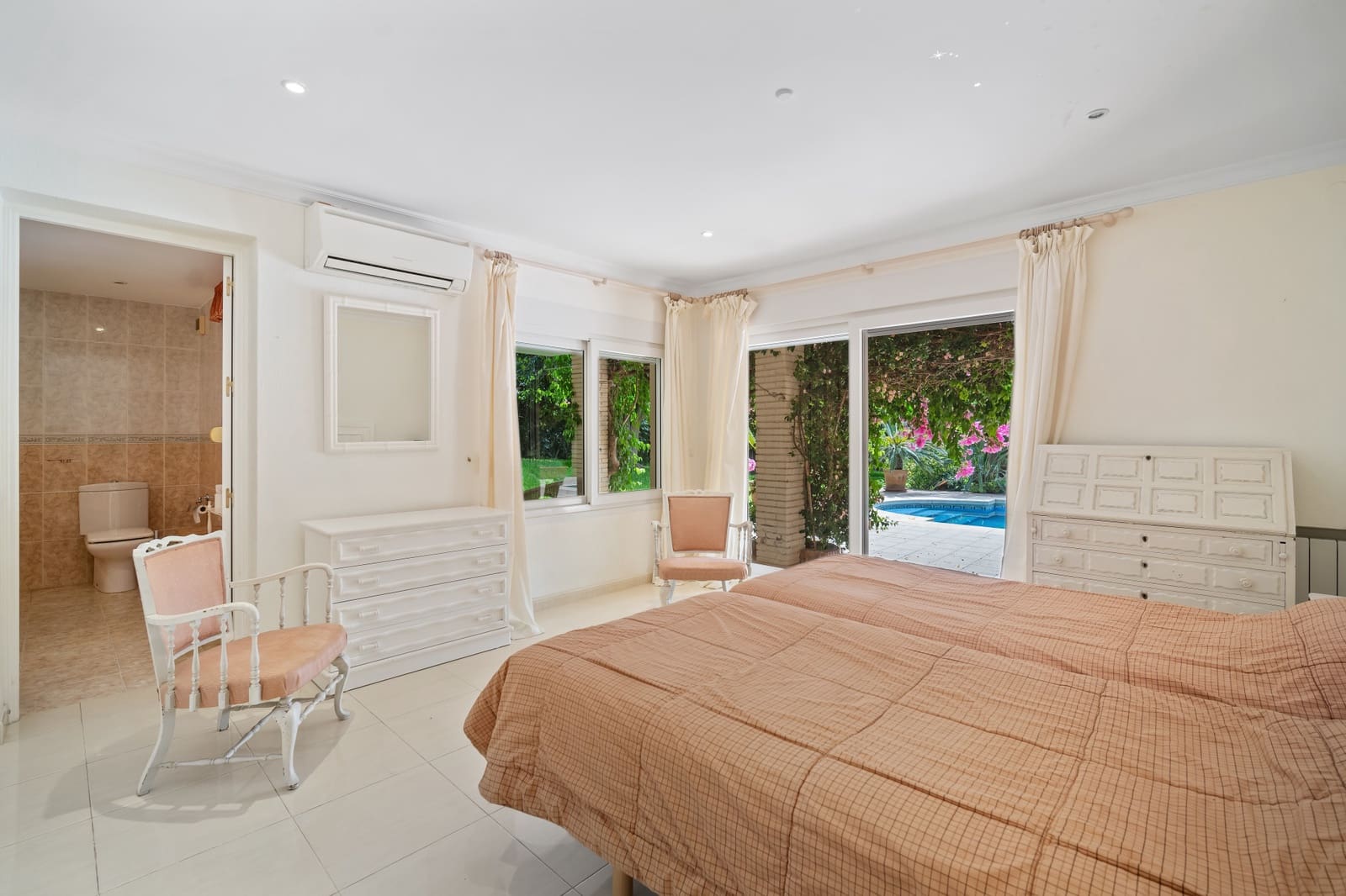 4 bedroom Villa for sale in Guadalmina with pool garage - € 1,950,000 (Ref: 7710420)