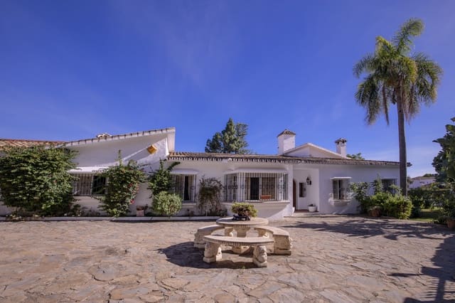 4 sypialnia Willa na sprzedaż w Guadalmina Alta, Marbella z basenem garażem - 2 495 000 € (Ref: 7913159)