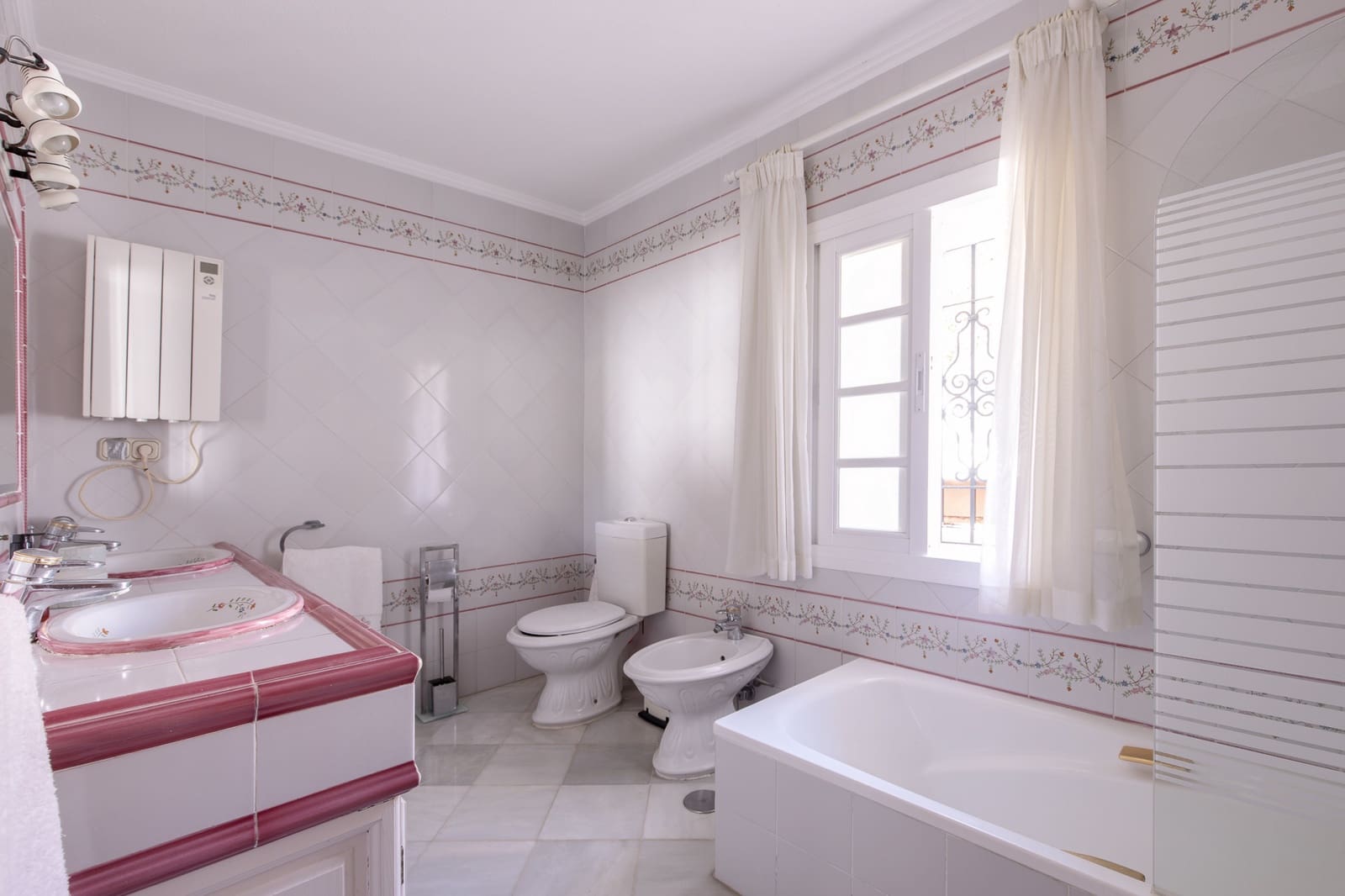 4 soverom Villa til salgs i Guadalmina med svømmebasseng garasje - € 2 495 000 (Ref: 7913159)