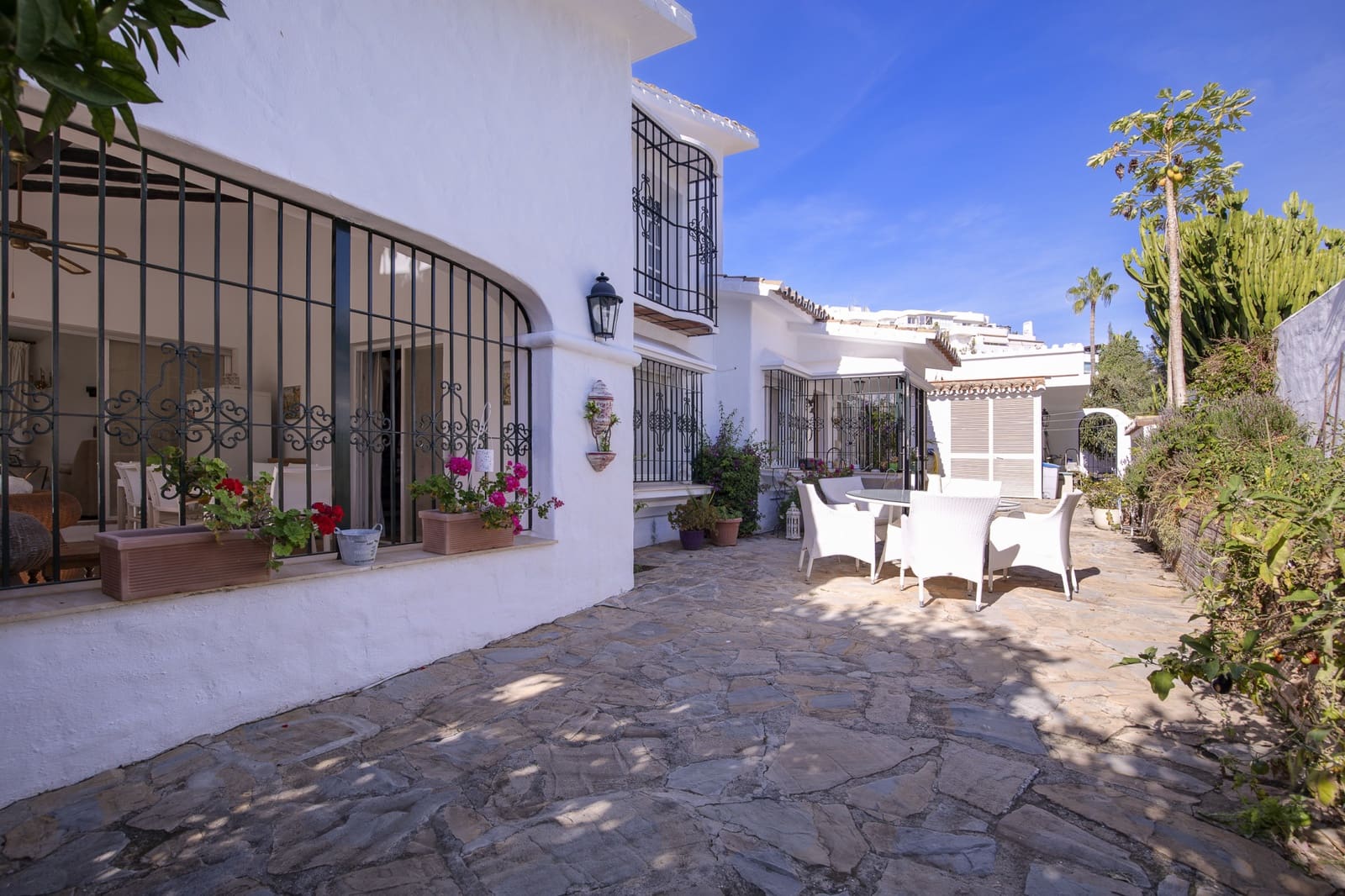 4 soverom Villa til salgs i Guadalmina med svømmebasseng garasje - € 2 495 000 (Ref: 7913159)