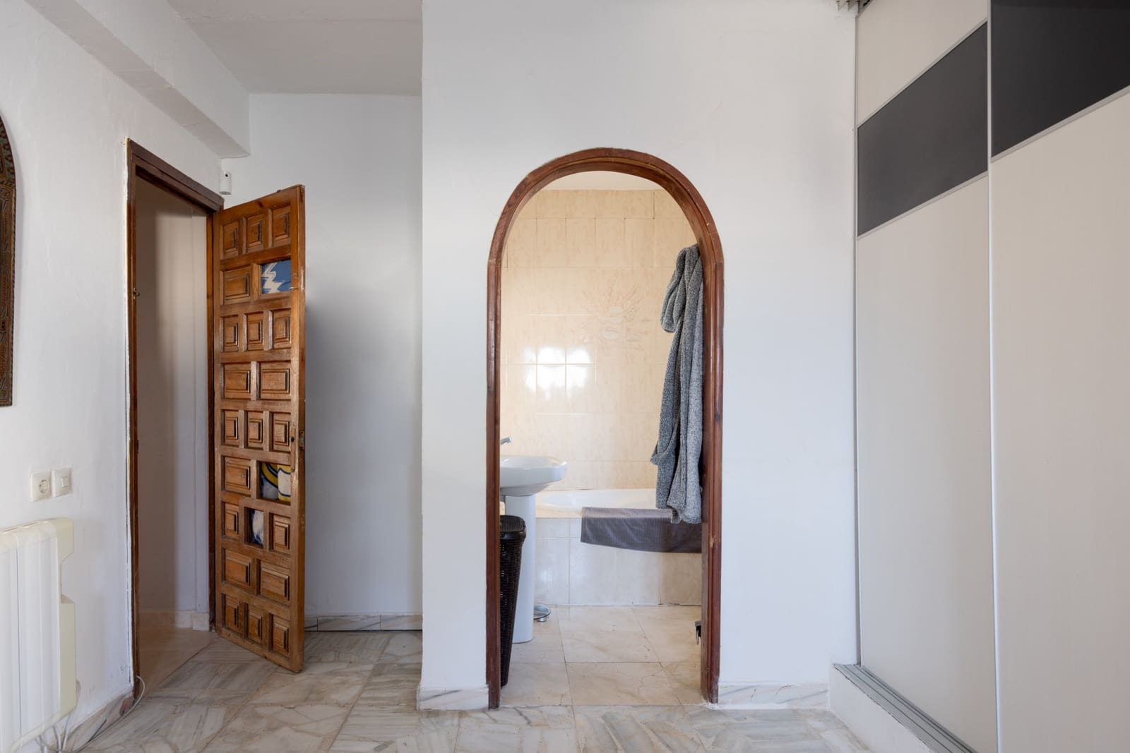 4 chambre Villa/Maison à vendre à San Enrique de Guadiaro avec piscine garage - 875 000 € (Ref: 7933357)