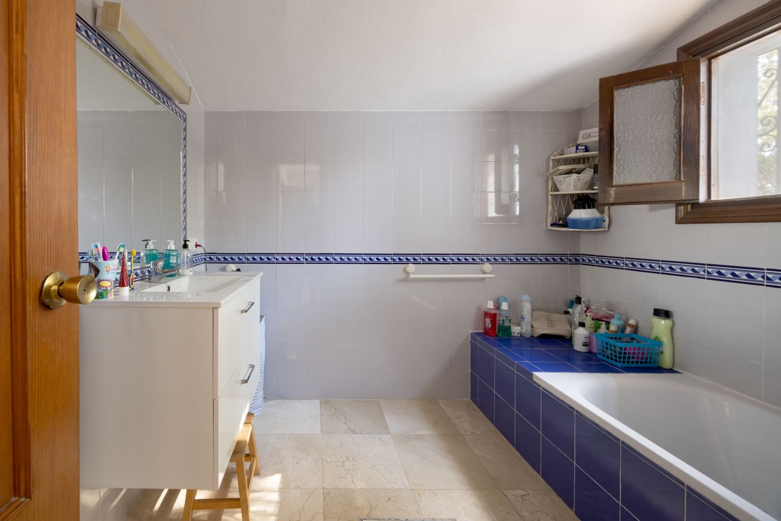 4 chambre Villa/Maison à vendre à San Enrique de Guadiaro avec piscine garage - 875 000 € (Ref: 7933357)