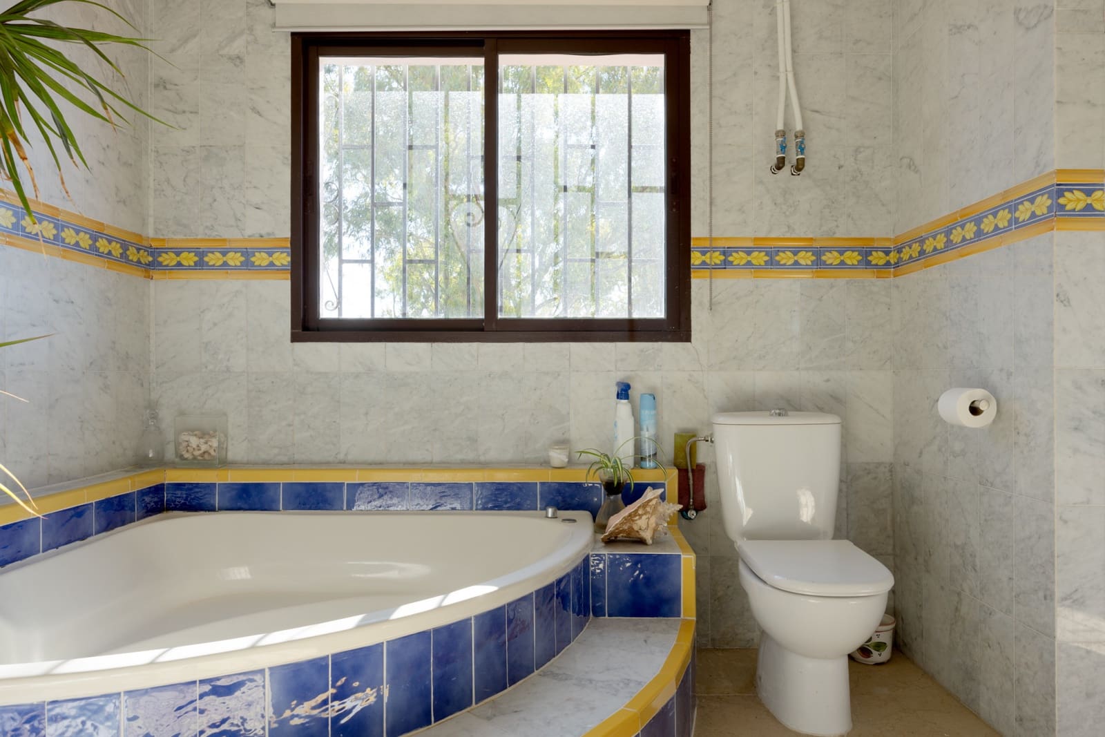 4 chambre Villa/Maison à vendre à San Enrique de Guadiaro avec piscine garage - 875 000 € (Ref: 7933357)