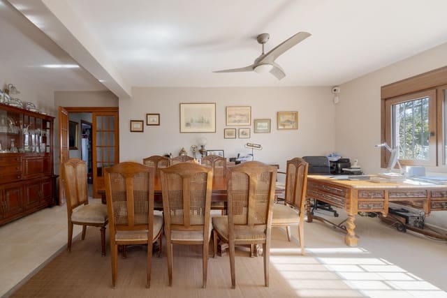 4 soverom Villa til salgs i San Enrique de Guadiaro, San Roque med svømmebasseng garasje - € 875 000 (Ref: 7933357)