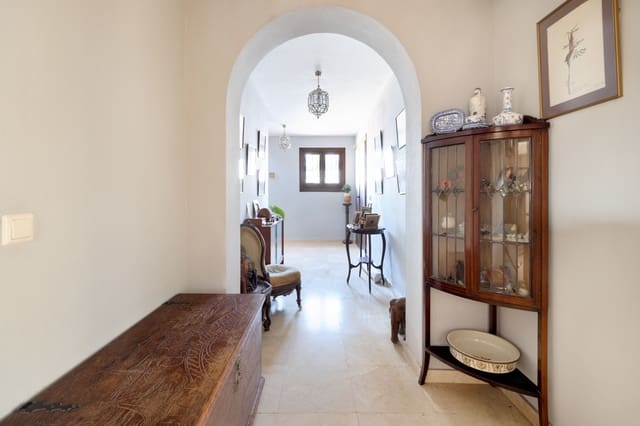 4 soverom Villa til salgs i San Enrique de Guadiaro, San Roque med svømmebasseng garasje - € 875 000 (Ref: 7933357)