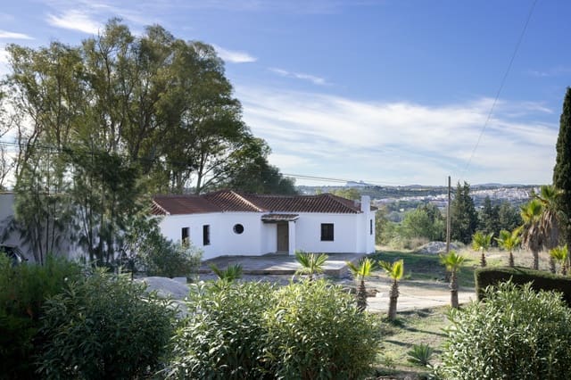 4 soverom Villa til salgs i San Enrique de Guadiaro, San Roque med svømmebasseng garasje - € 875 000 (Ref: 7933357)