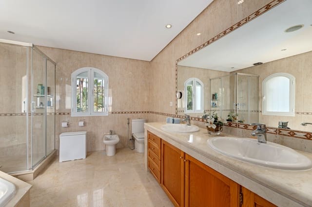 7 quarto Moradia para venda em Nueva Andalucia, Marbella com piscina - 3 800 000 € (Ref: 7960144)