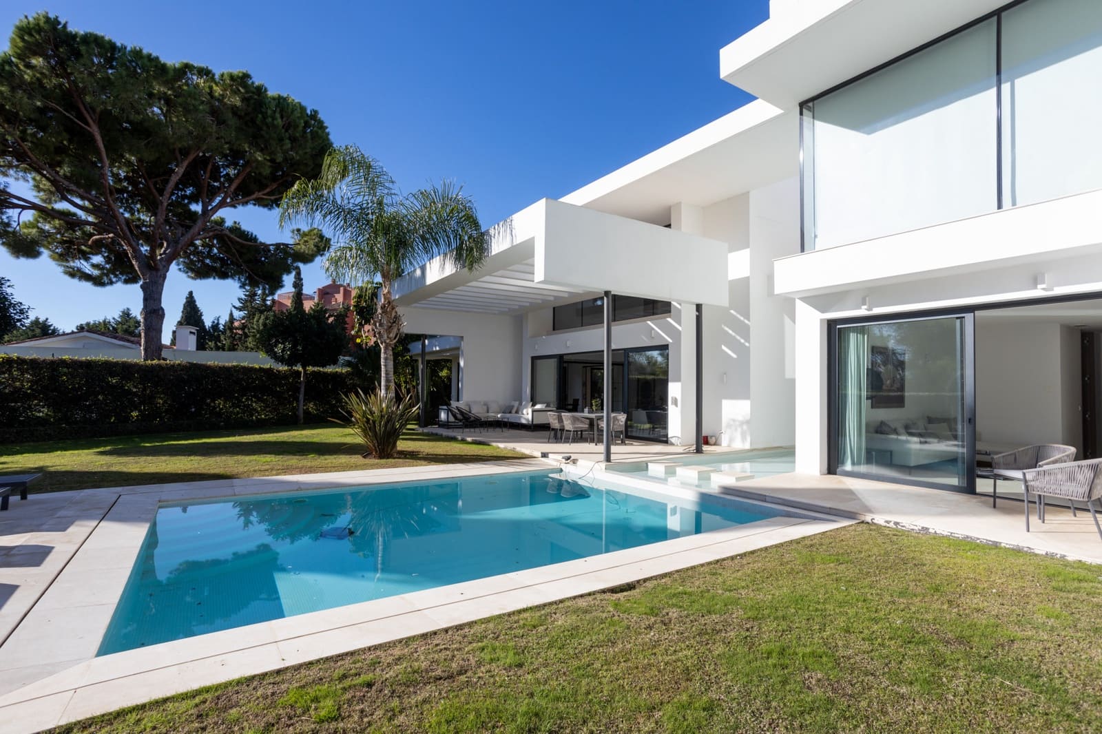 5 soveværelse Villa til salg i Guadalmina med swimmingpool garage - € 3.950.000 (Ref: 8089949)